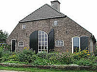 dubbele deuren, links dicht, rechts open